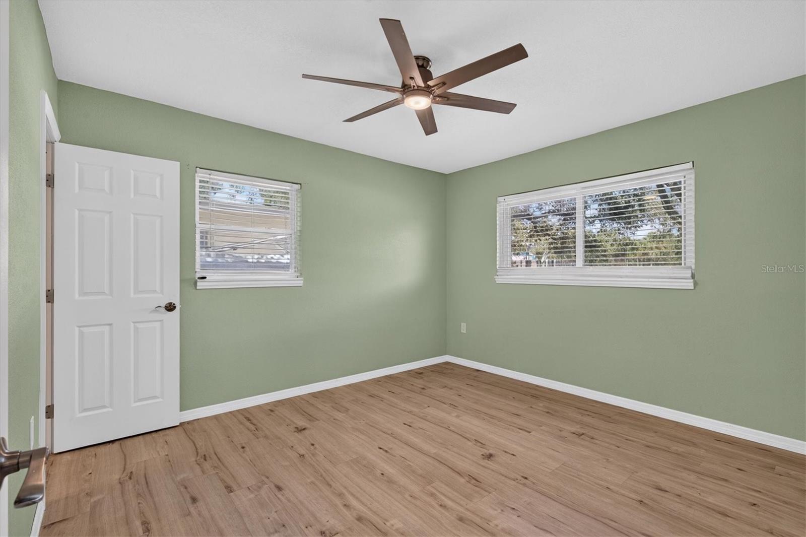 715 W BAYSHORE DR — photo 6
