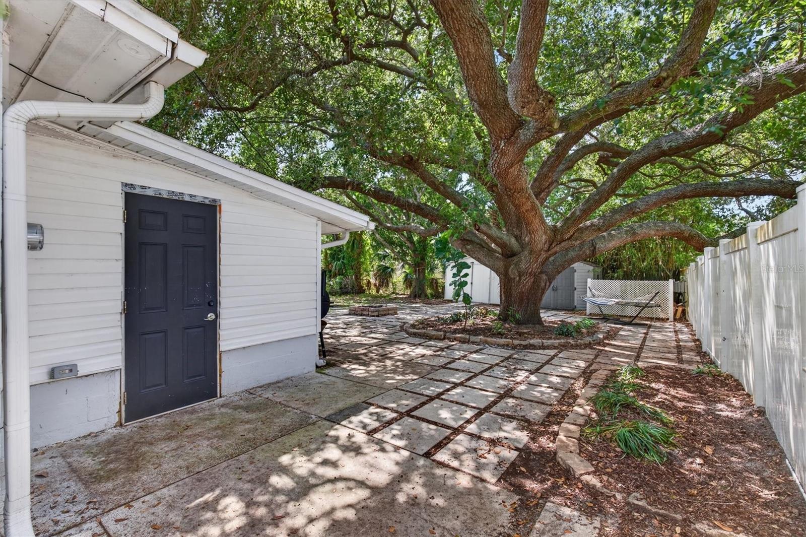715 W BAYSHORE DR — photo 26