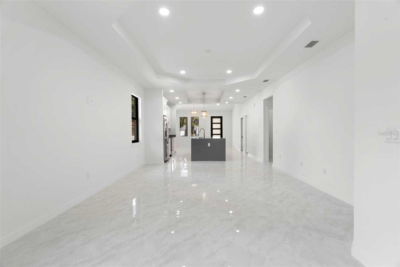 8522 N ASHLEY ST — photo 34