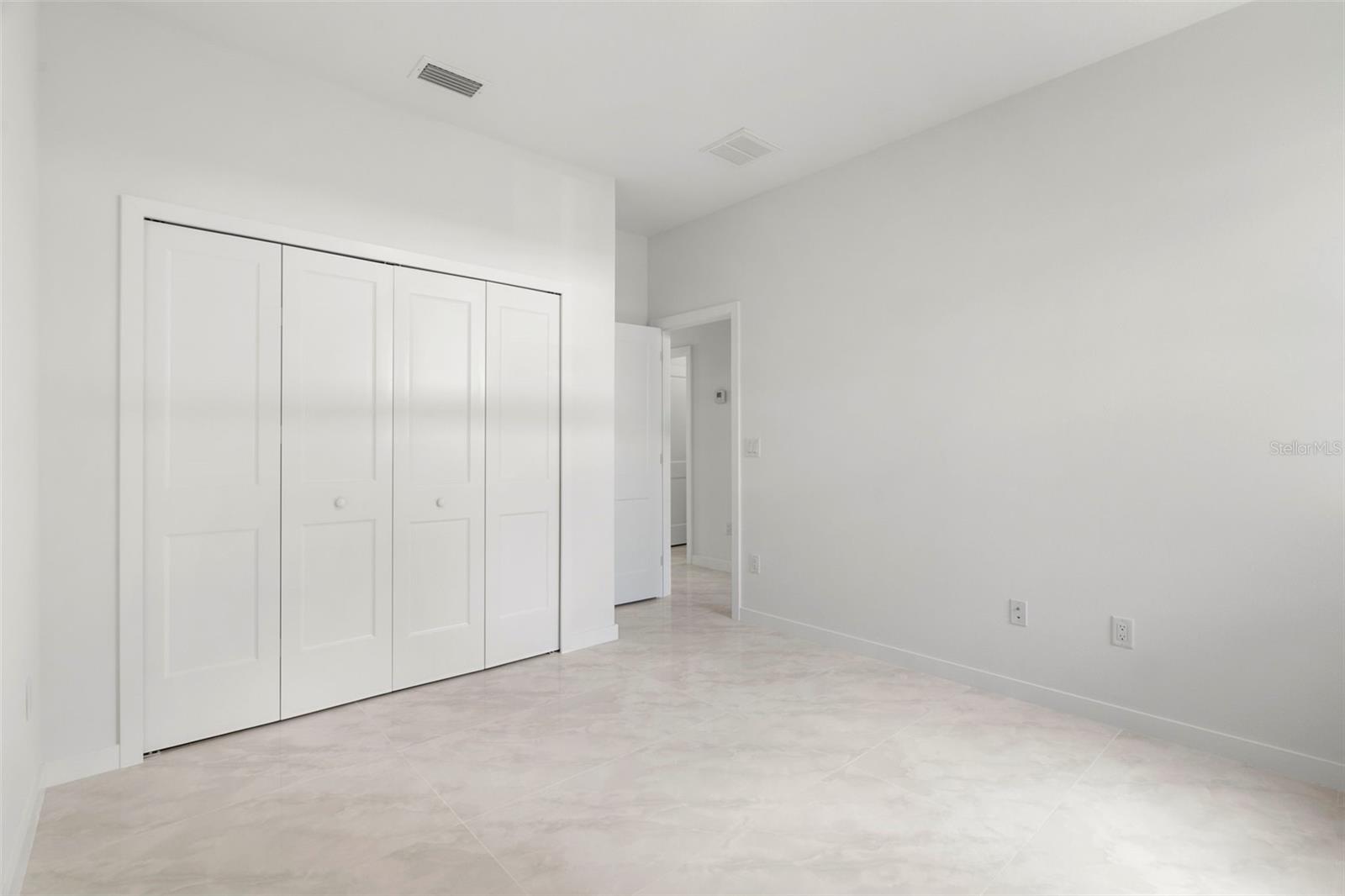8522 N ASHLEY ST — photo 25