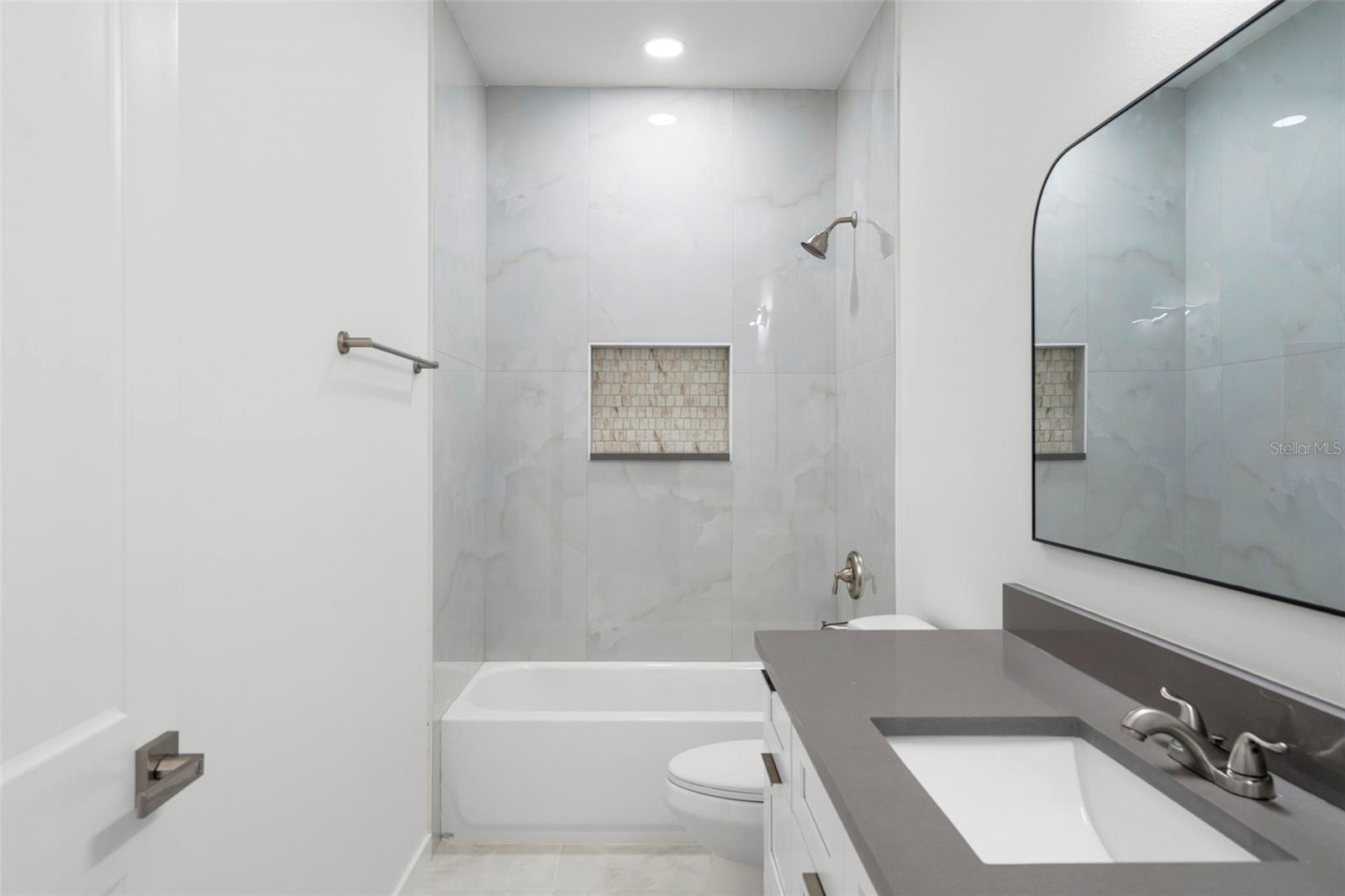 8522 N ASHLEY ST — photo 23