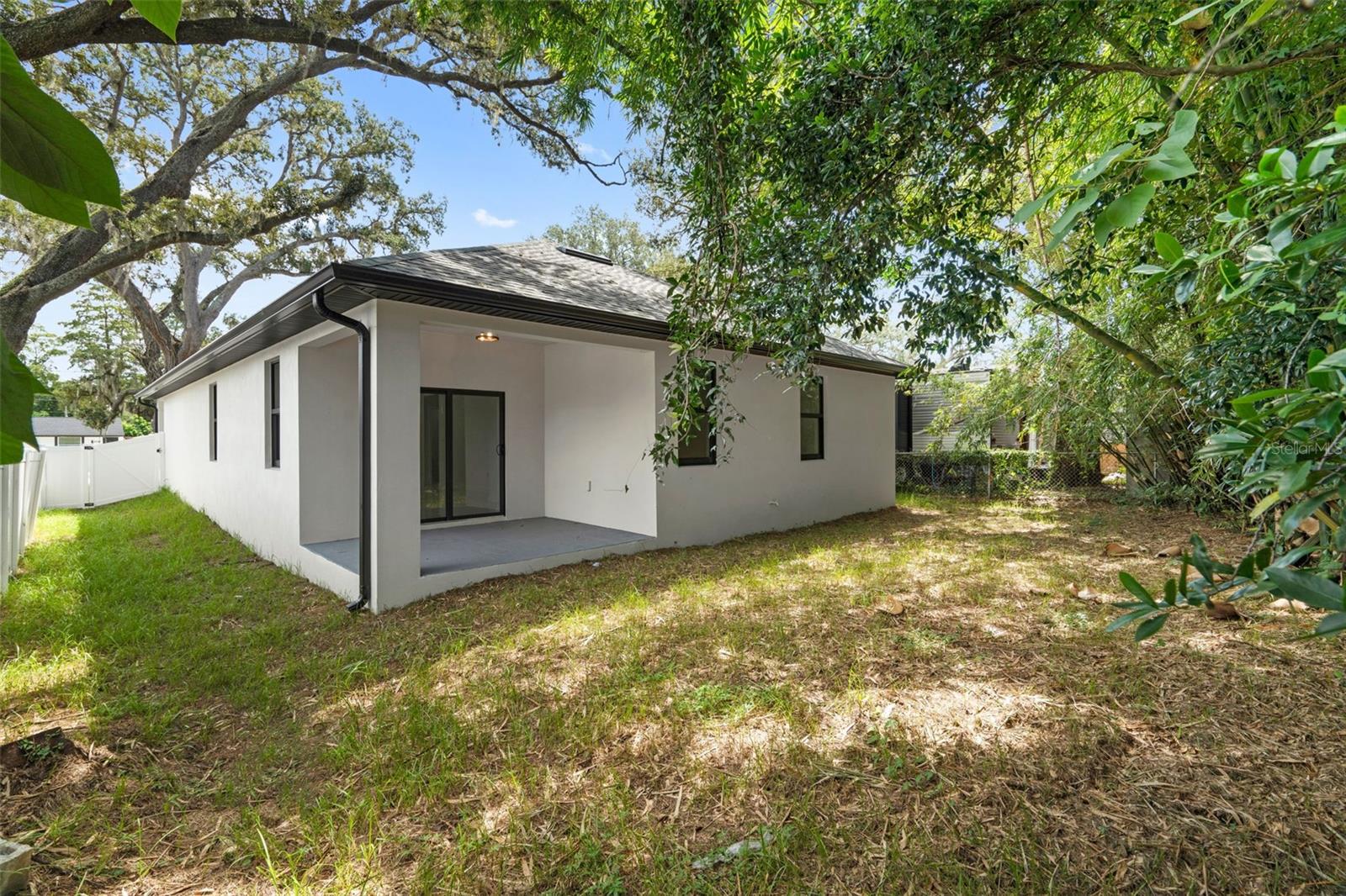 8522 N ASHLEY ST — photo 32