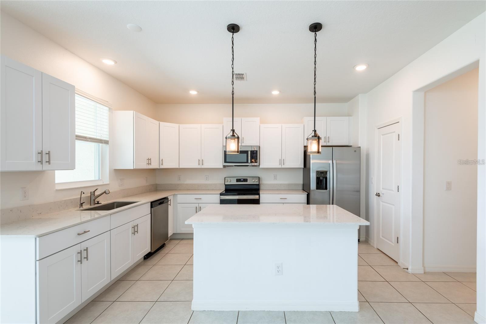 6262 SHINER ST — photo 15
