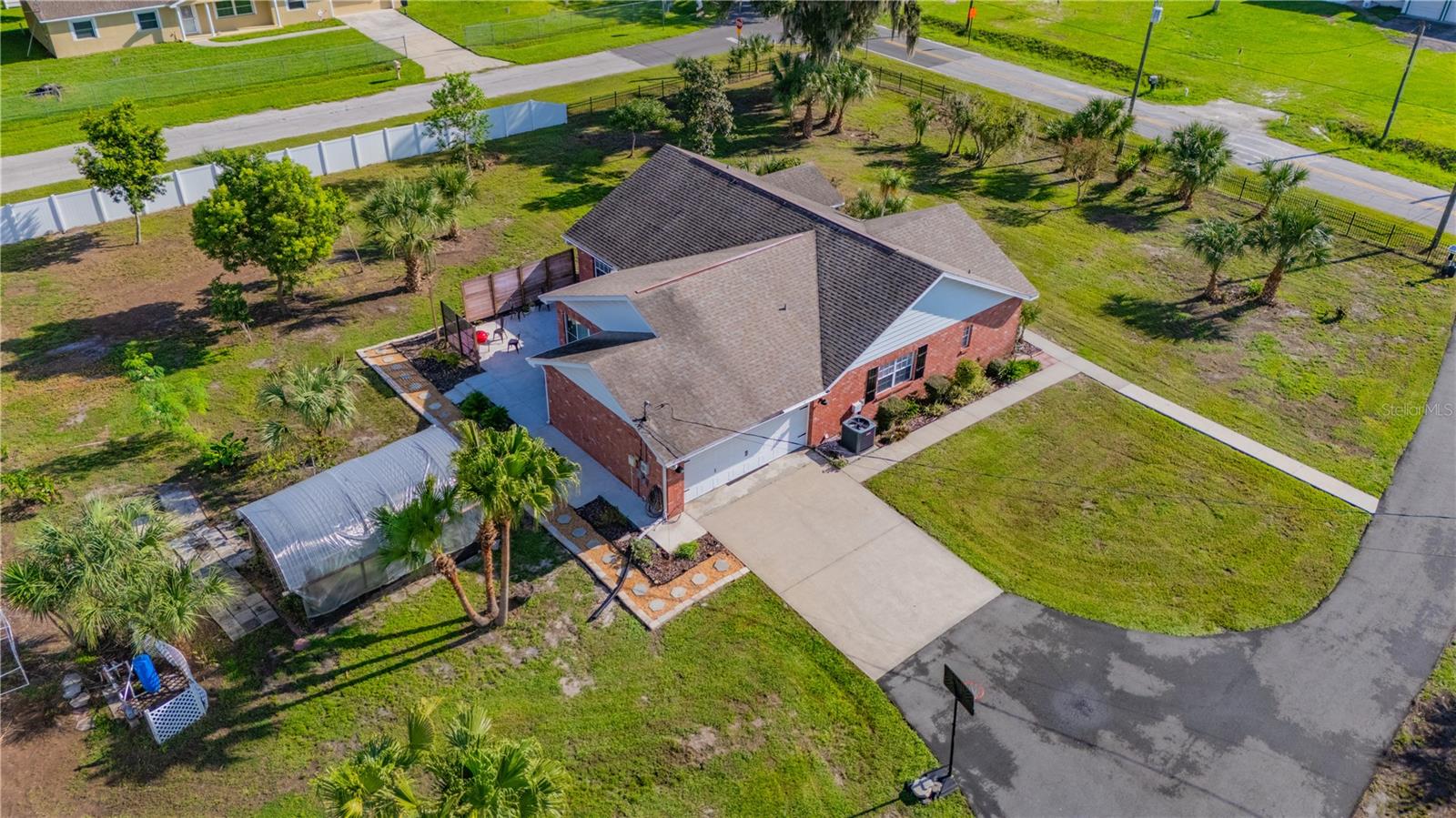 7801 ALAFIA DR — photo 27