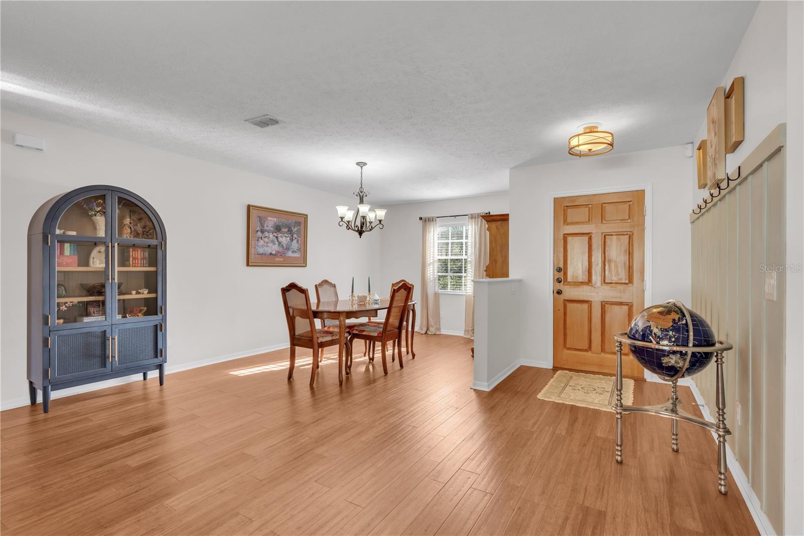 7801 ALAFIA DR — photo 2