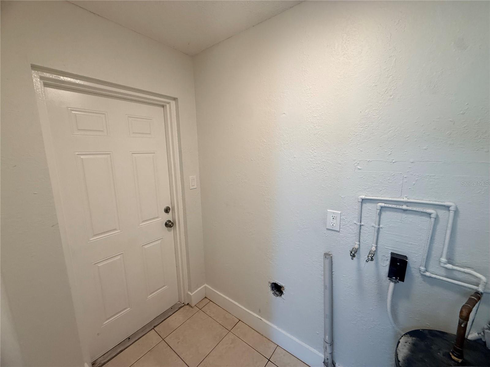 10123 N 11TH ST #B — photo 23