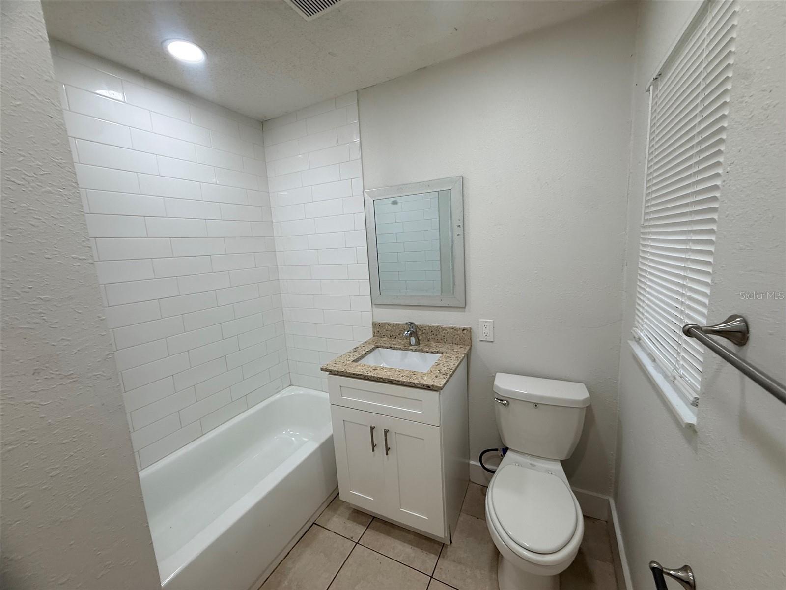 10123 N 11TH ST #B — photo 17