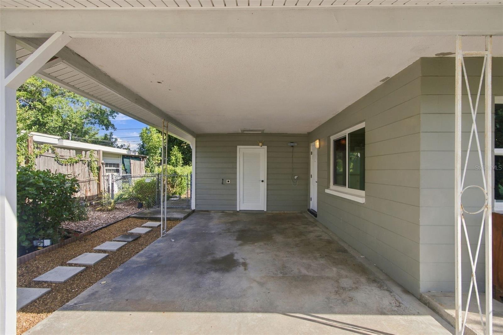 2315 AMHERST AVE — photo 31