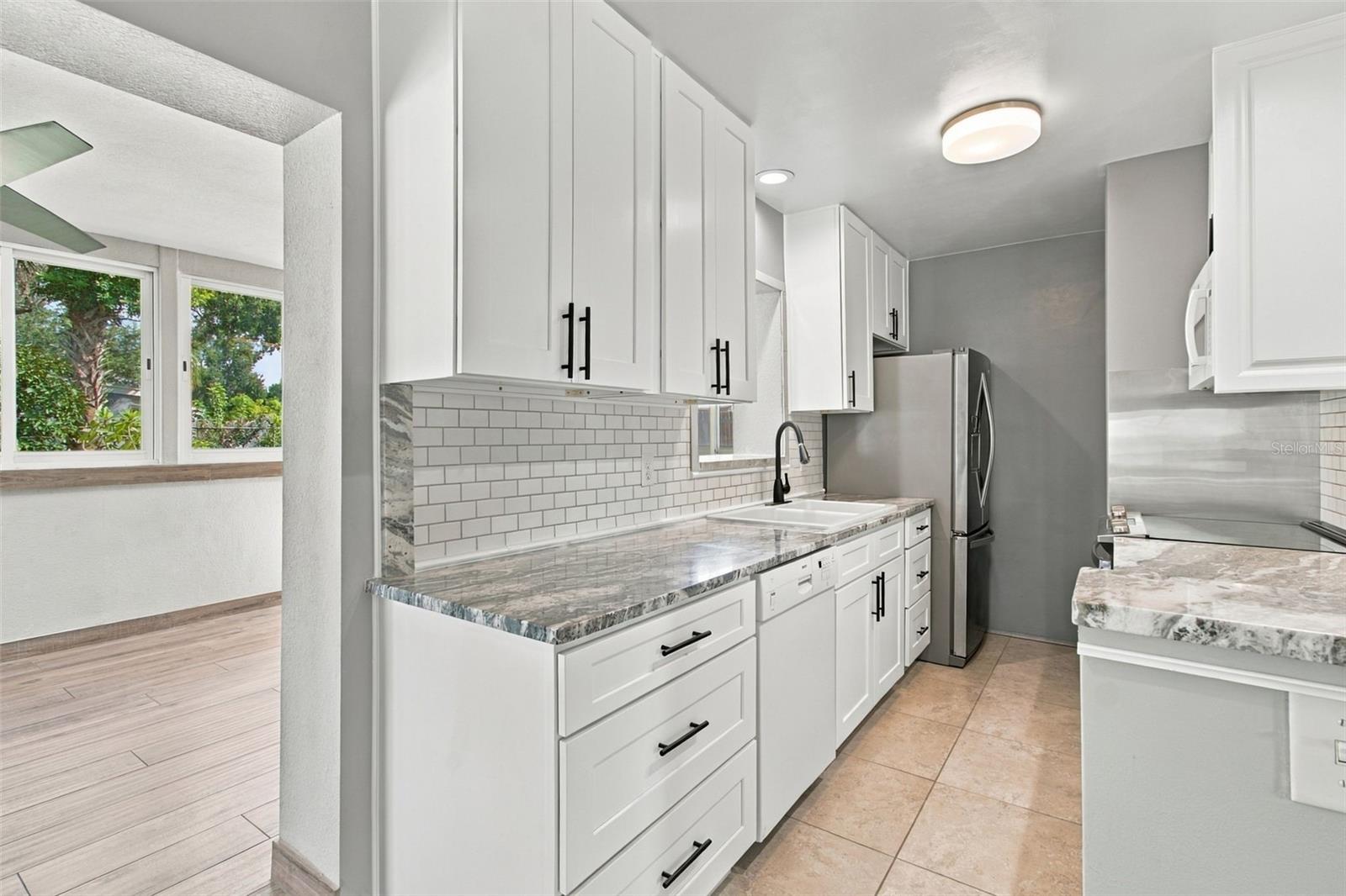 2315 AMHERST AVE — photo 13