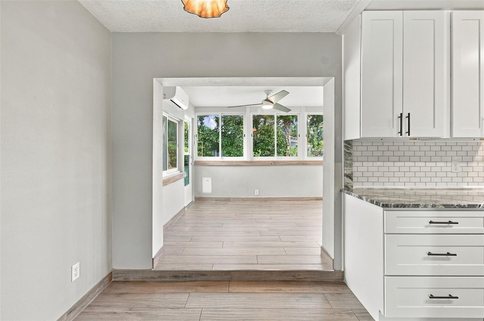 2315 AMHERST AVE — photo 10