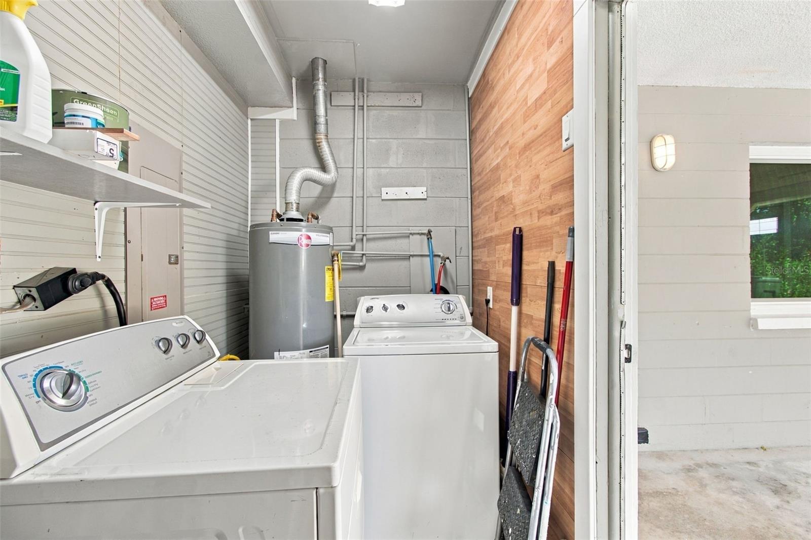 2315 AMHERST AVE — photo 29