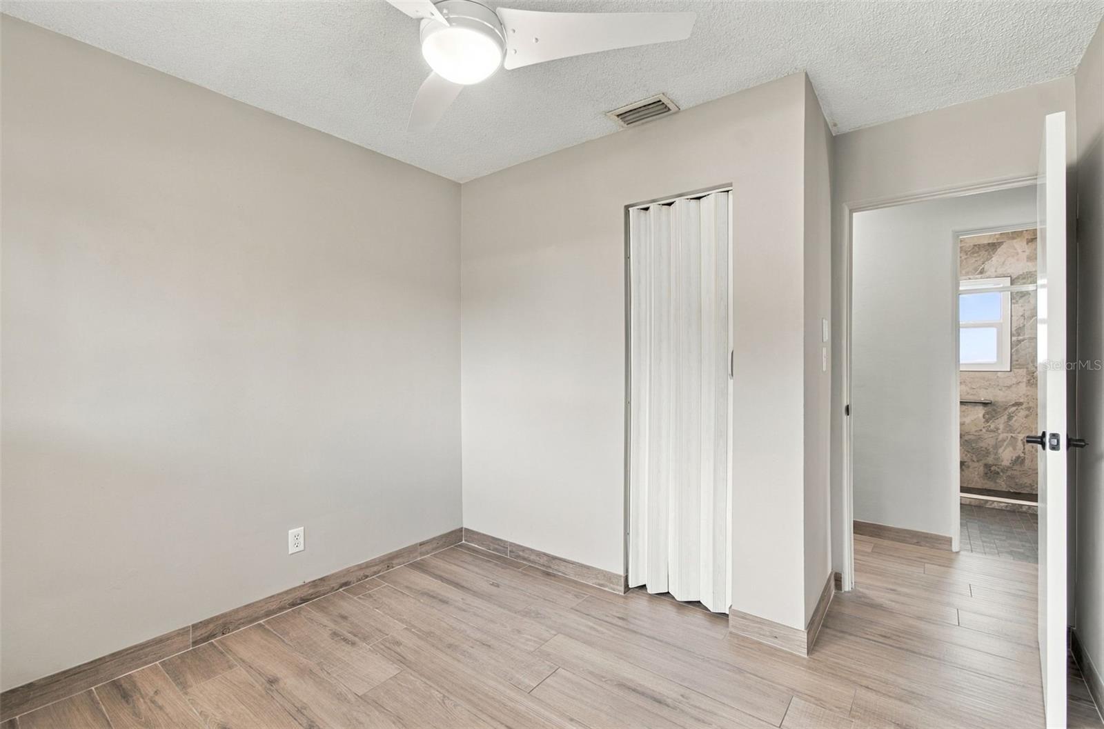 2315 AMHERST AVE — photo 21