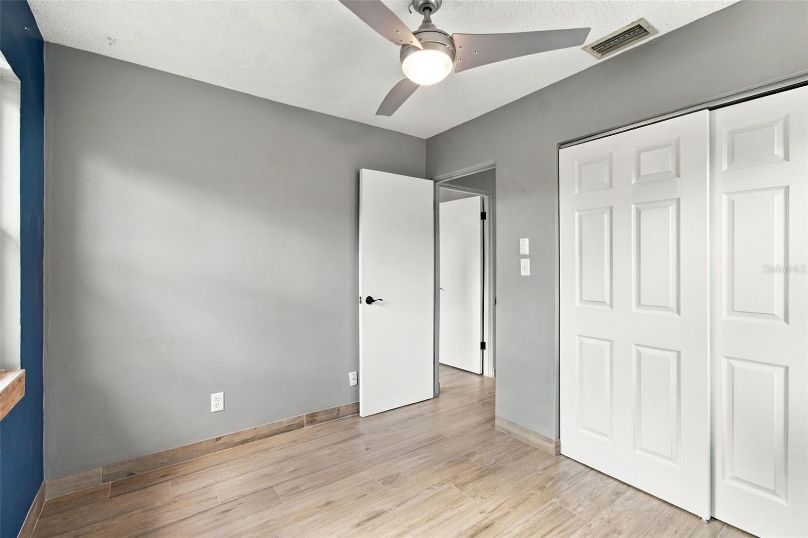 2315 AMHERST AVE — photo 15