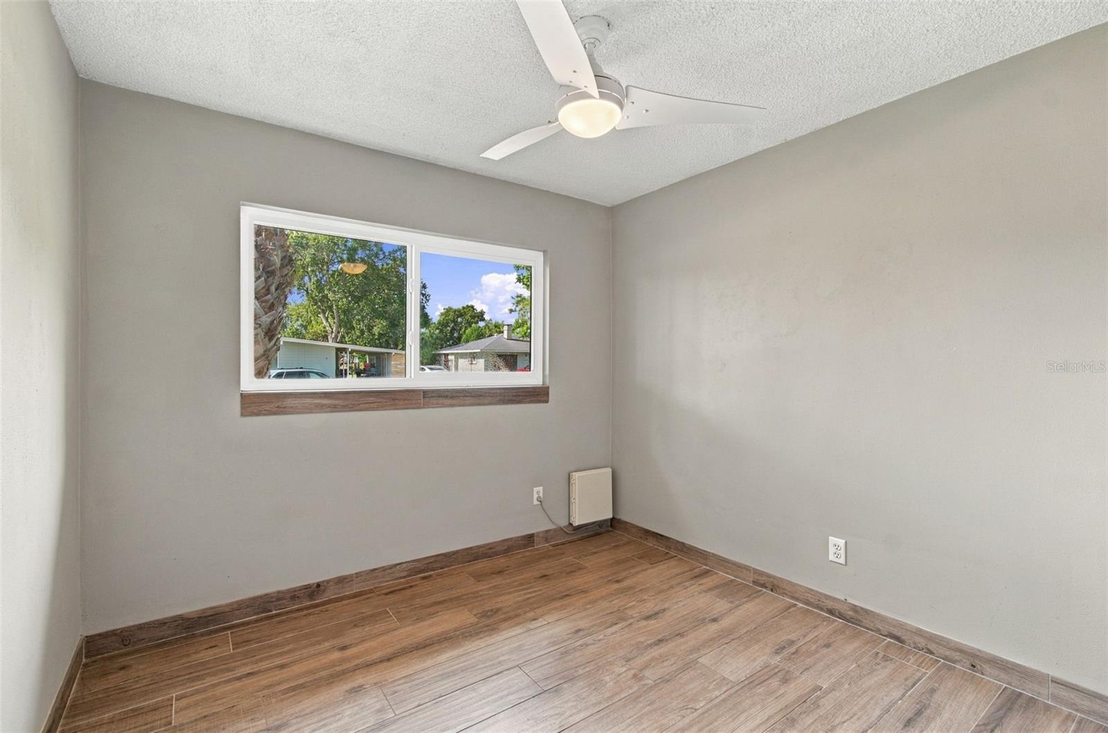 2315 AMHERST AVE — photo 23