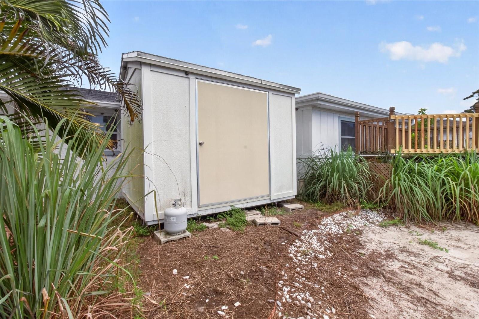 2217 HARRISON DR — photo 70