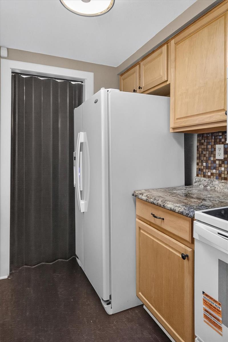 2217 HARRISON DR — photo 37