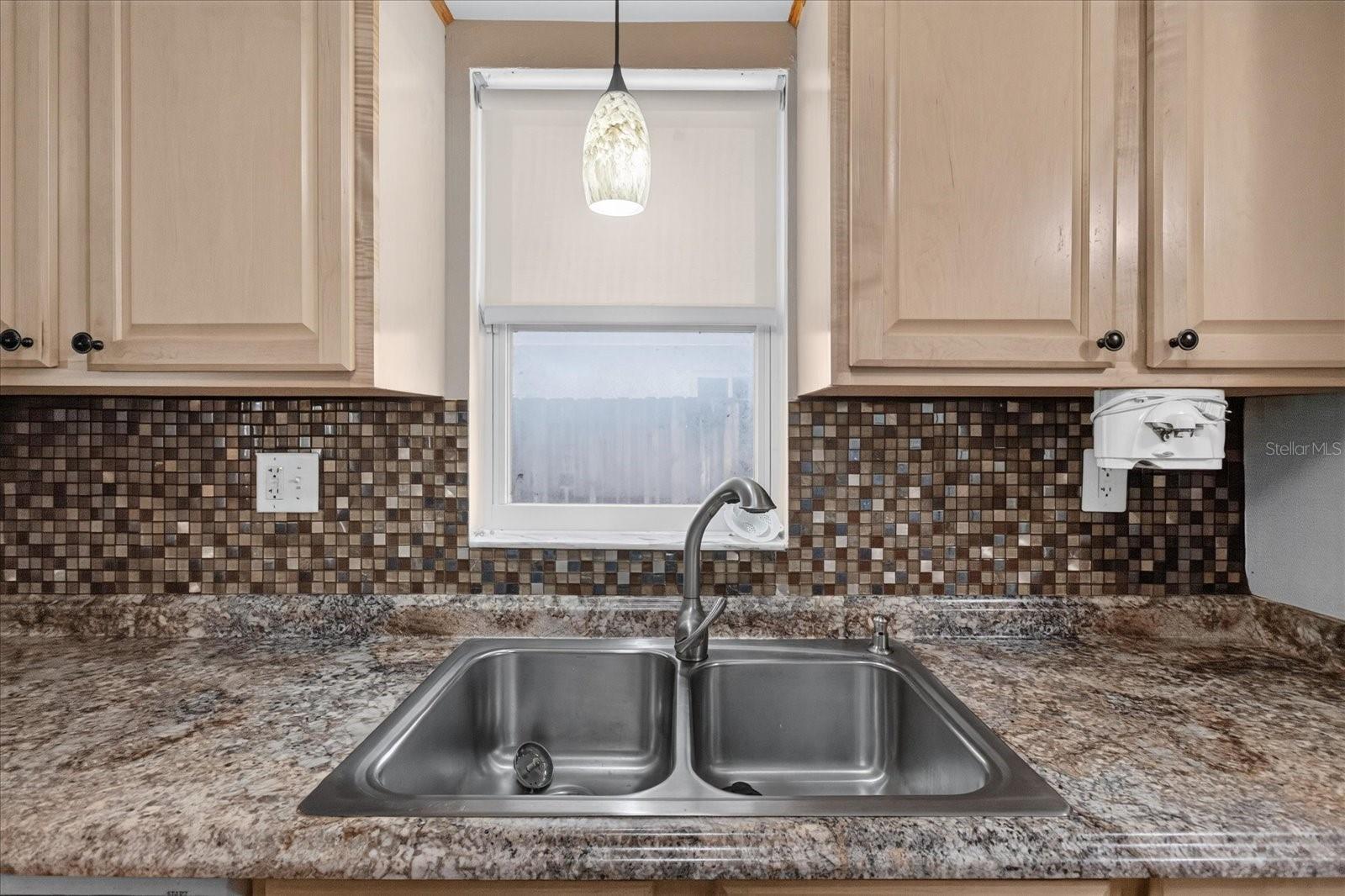 2217 HARRISON DR — photo 32