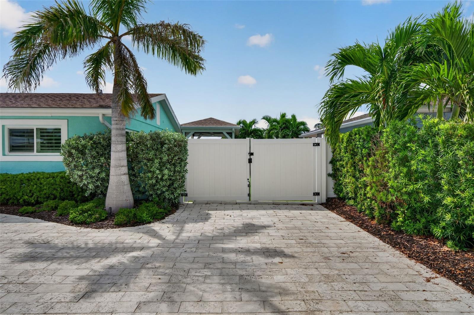 3708 ROYAL PALM DR — photo 6