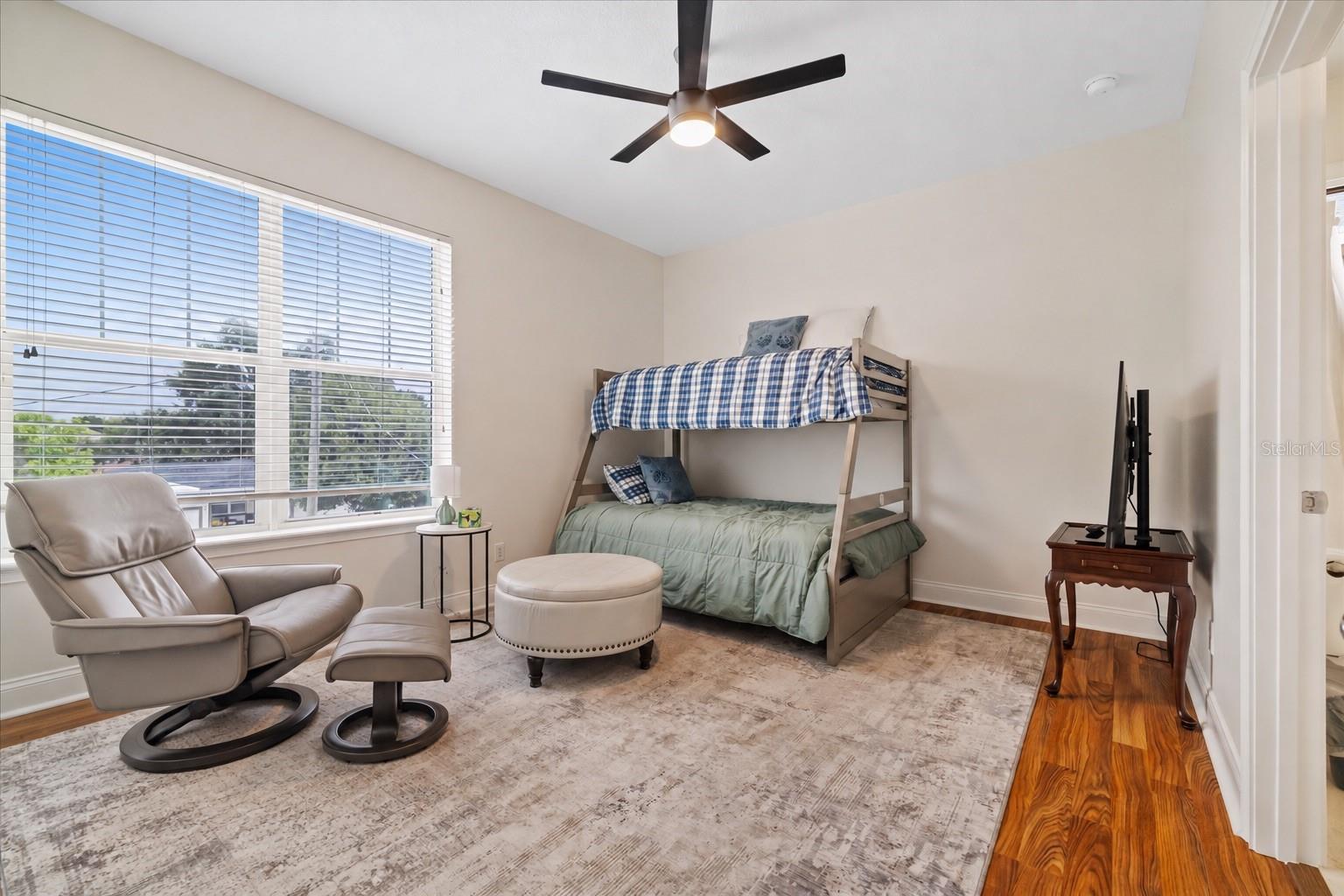 2712 W GRAY ST — photo 33