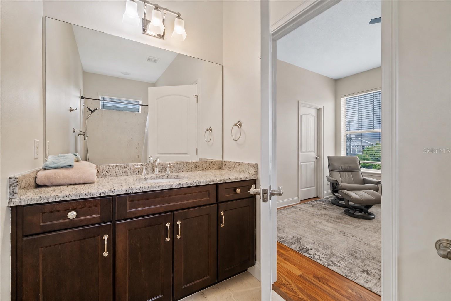 2712 W GRAY ST — photo 35
