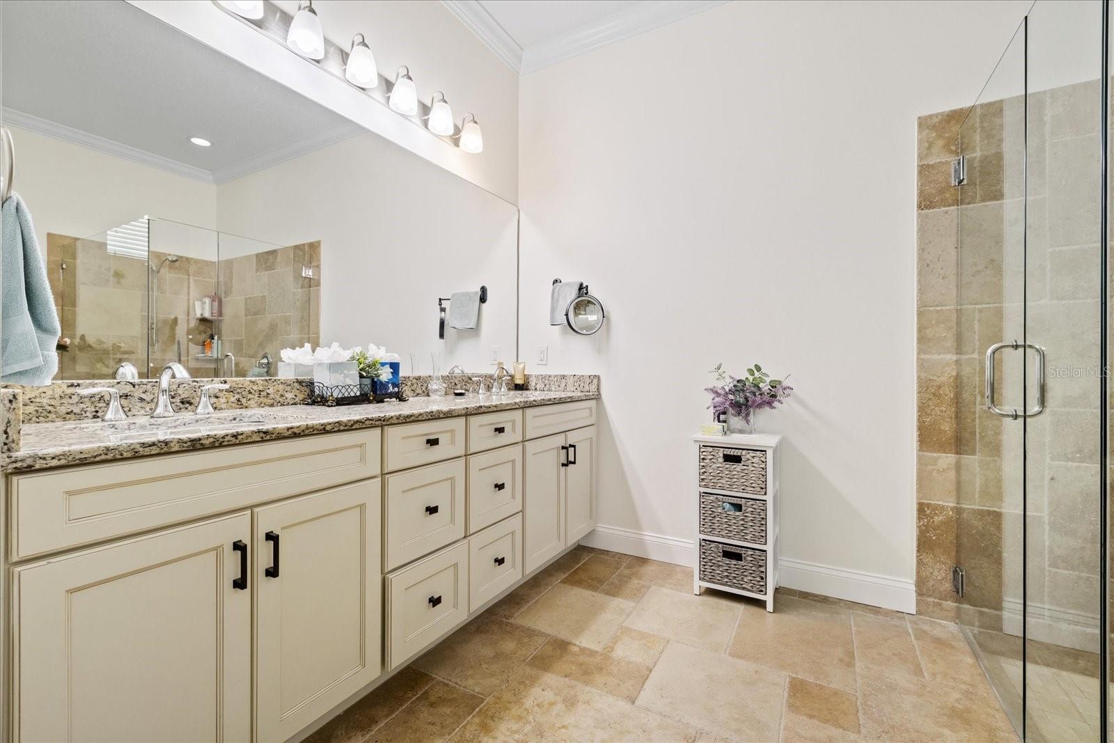 2712 W GRAY ST — photo 30