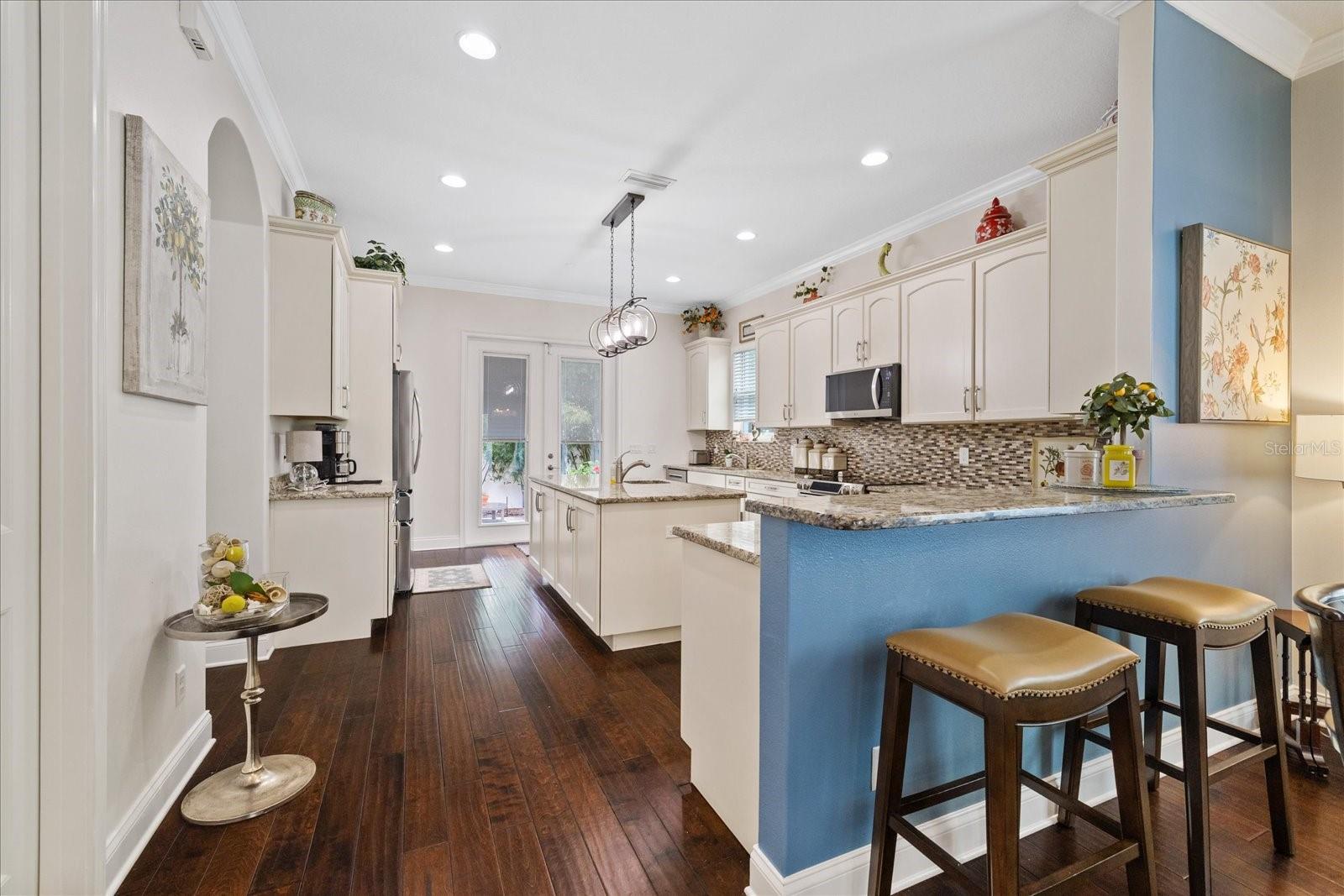 2712 W GRAY ST — photo 12