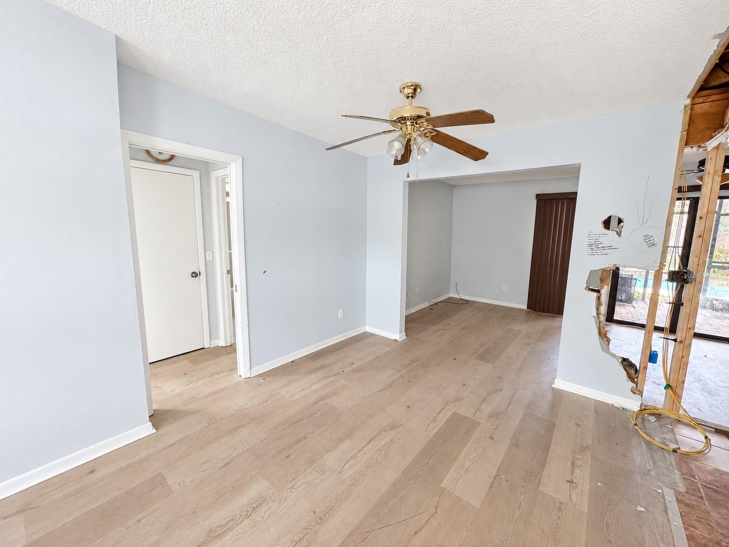 2076 BUTTERNUT CIR W — photo 12