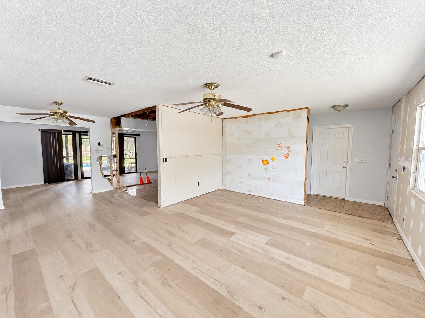 2076 BUTTERNUT CIR W — photo 14