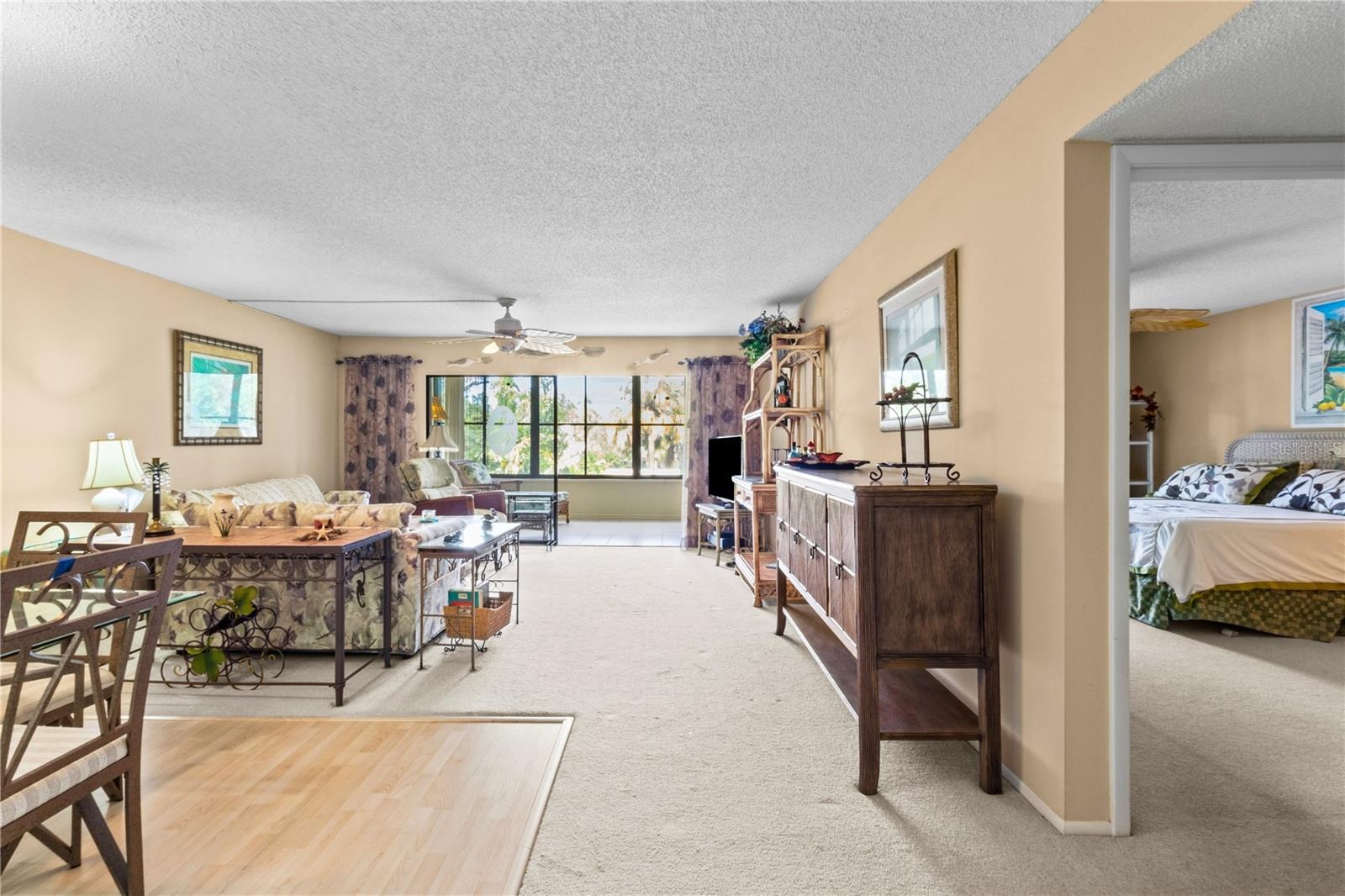 521 LAKESIDE DR — photo 3