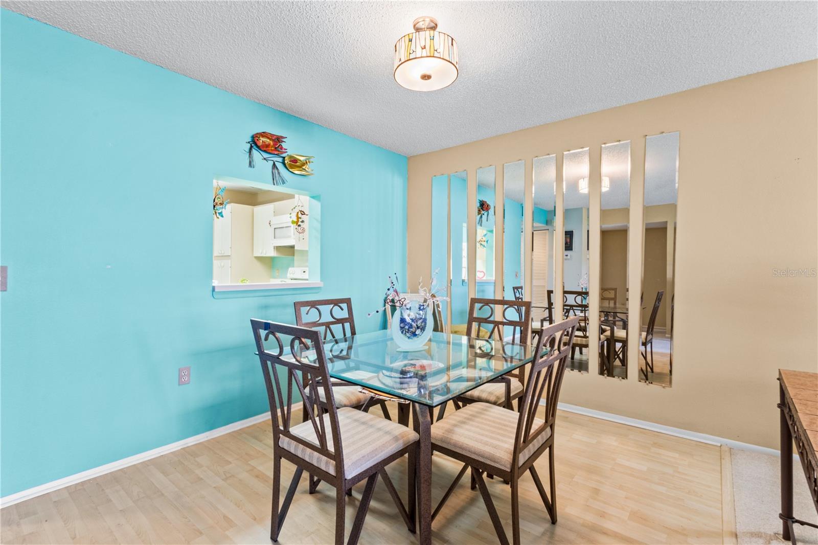 521 LAKESIDE DR — photo 14