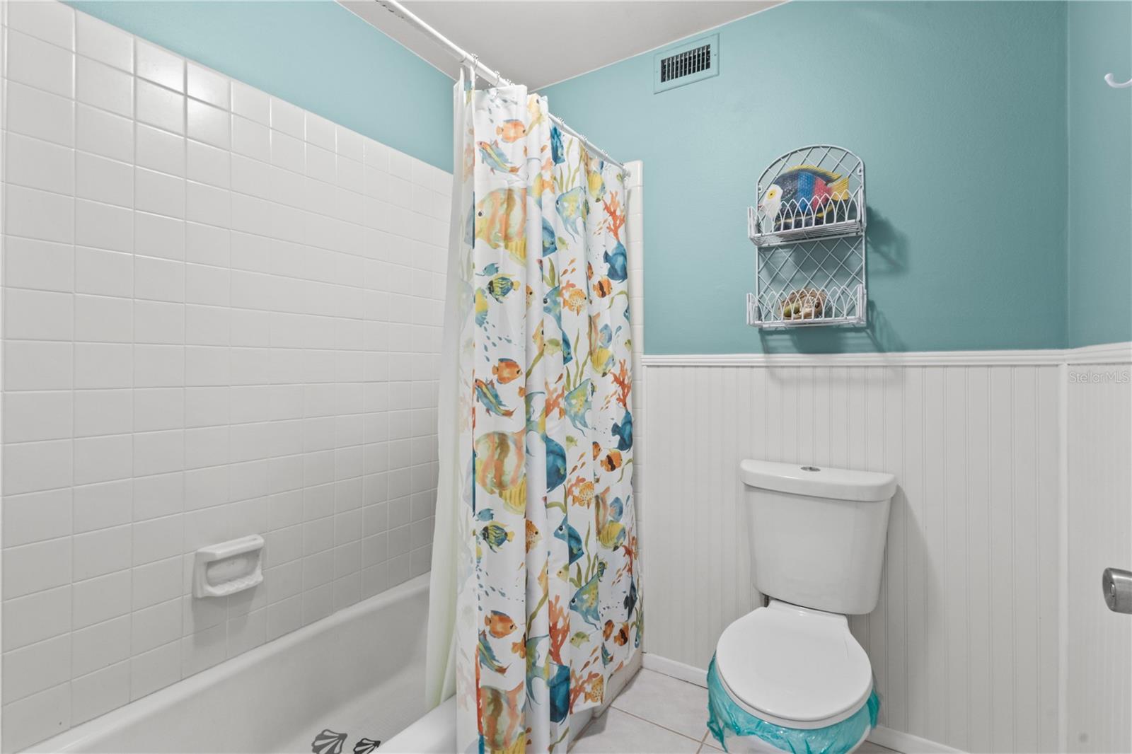 521 LAKESIDE DR — photo 24