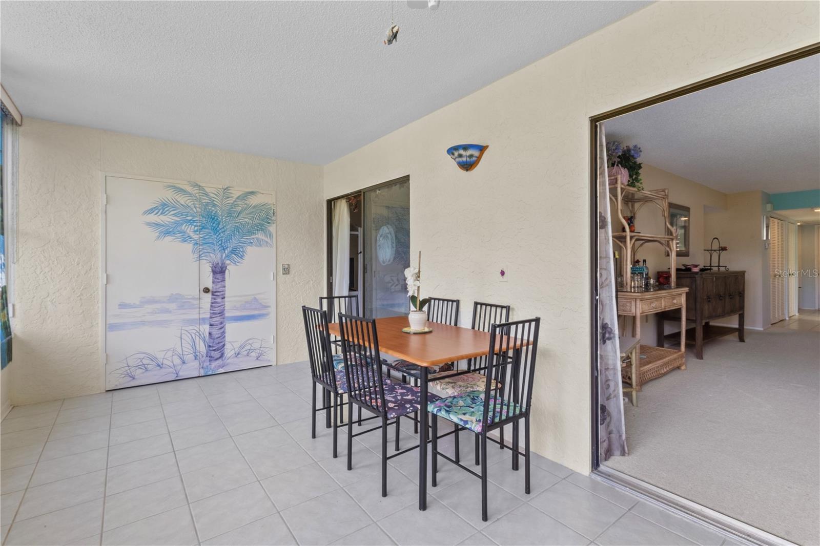 521 LAKESIDE DR — photo 18