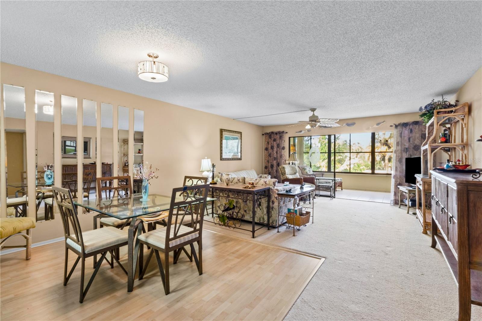 521 LAKESIDE DR — photo 4