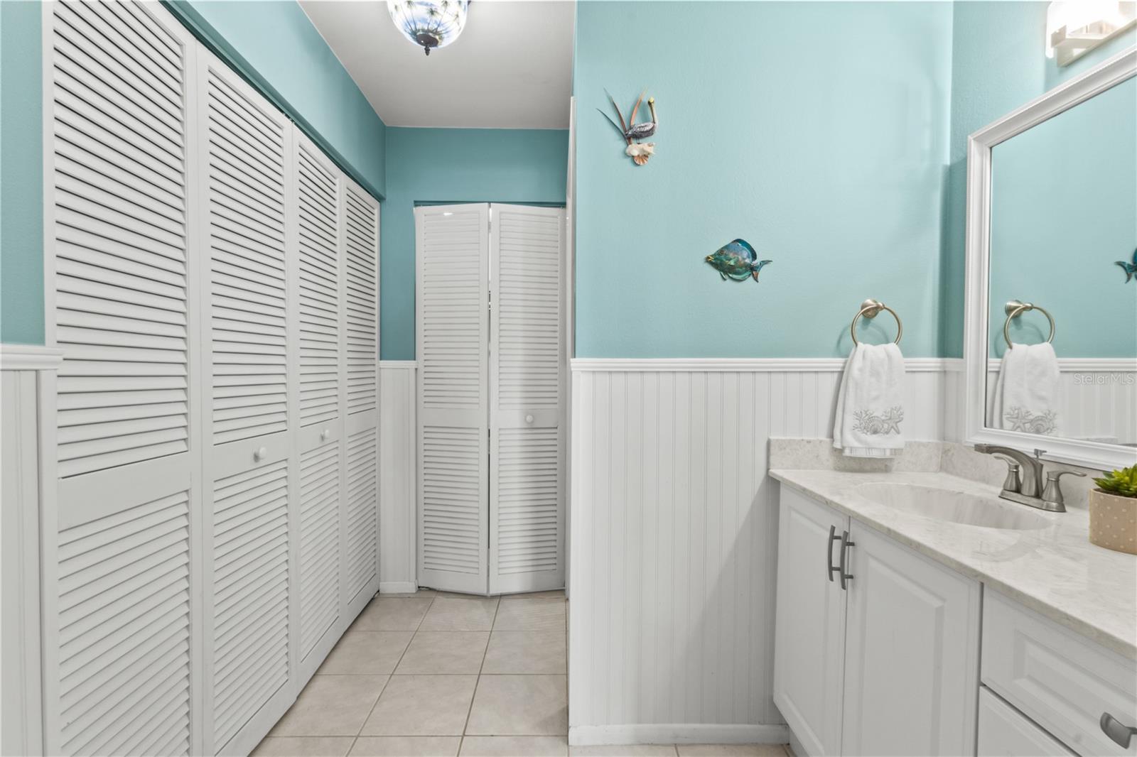 521 LAKESIDE DR — photo 23