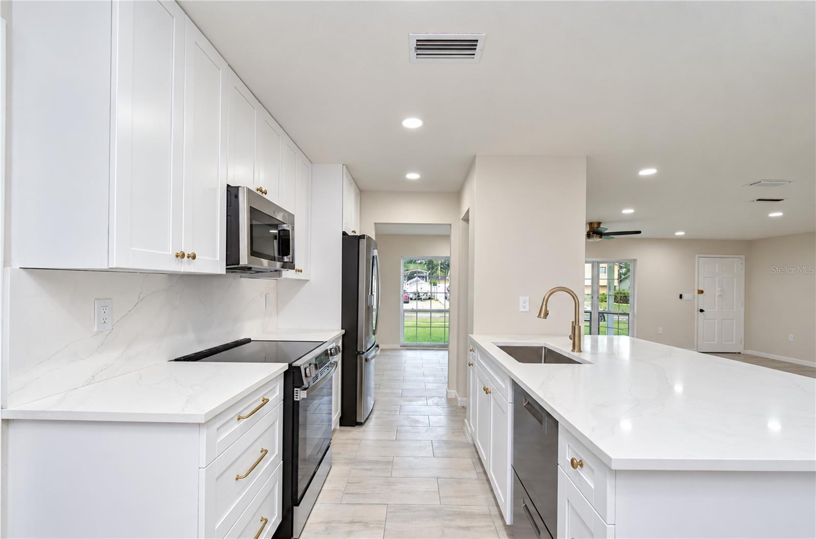 8013 W ELM ST — photo 11
