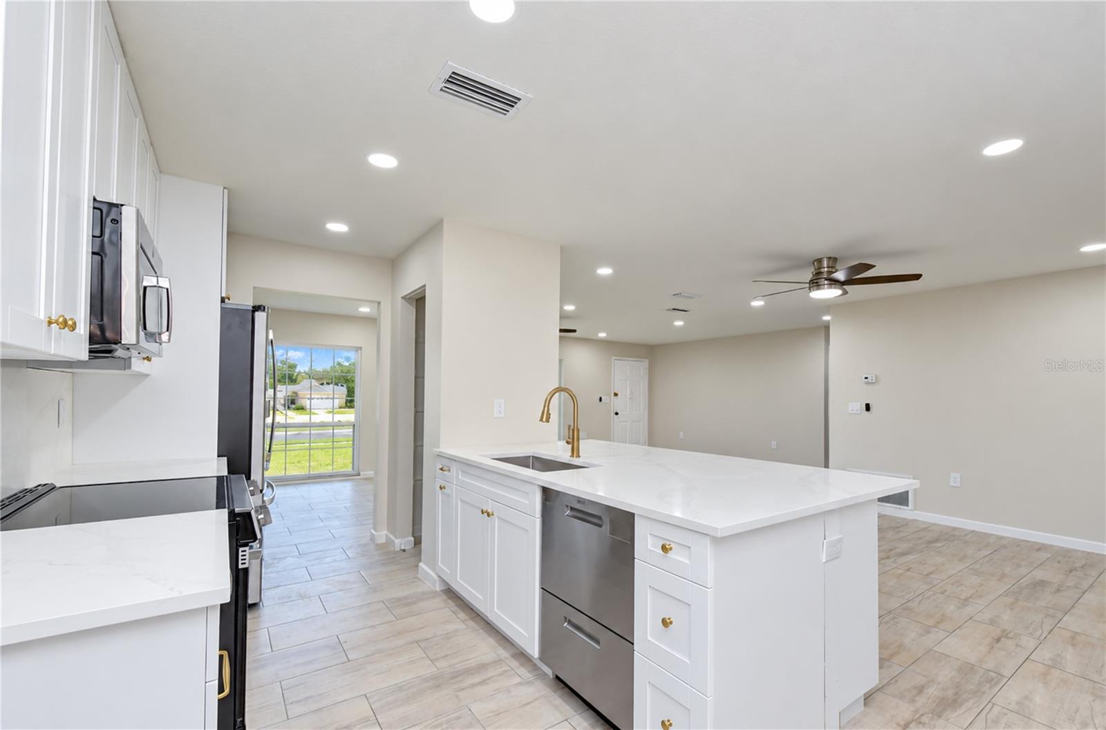 8013 W ELM ST — photo 12