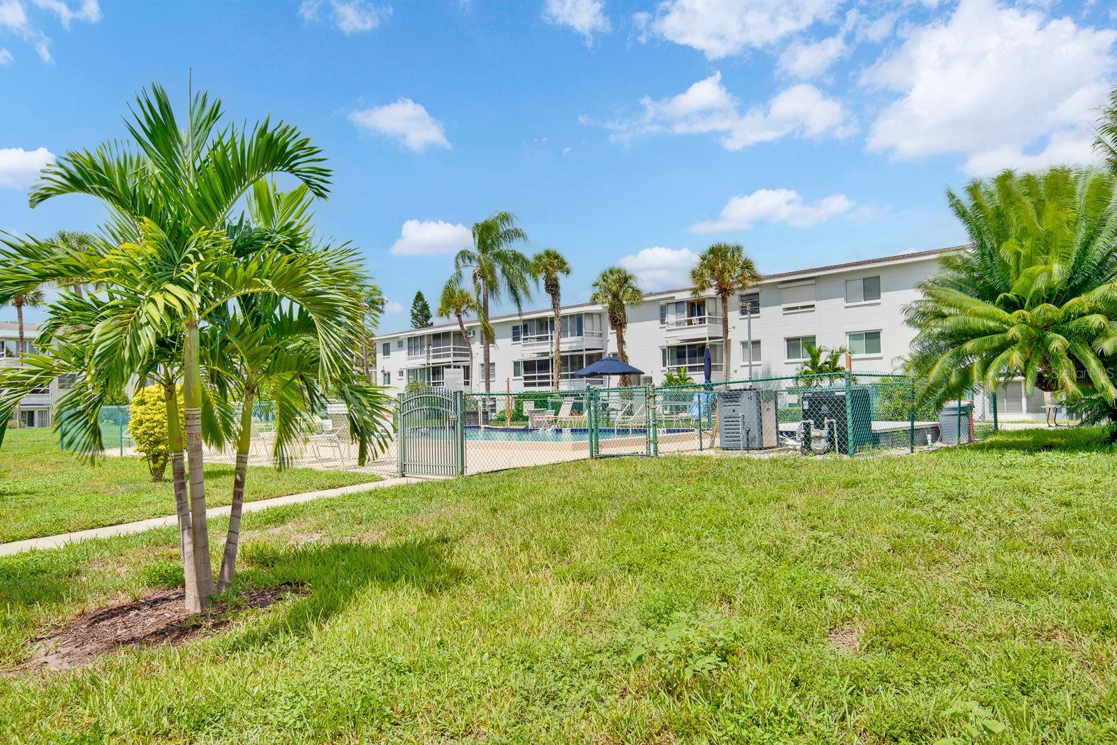 5853 PALM LN #B7 — photo 30