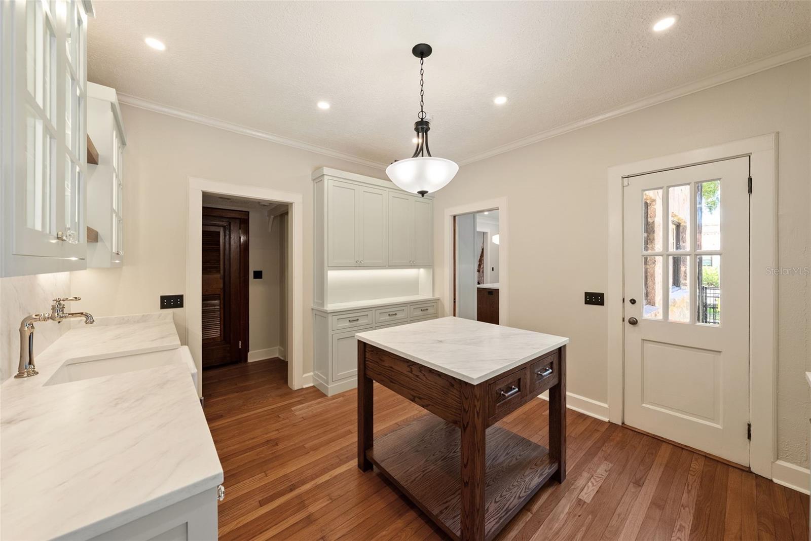 250 MIRROR LAKE DR N — photo 26