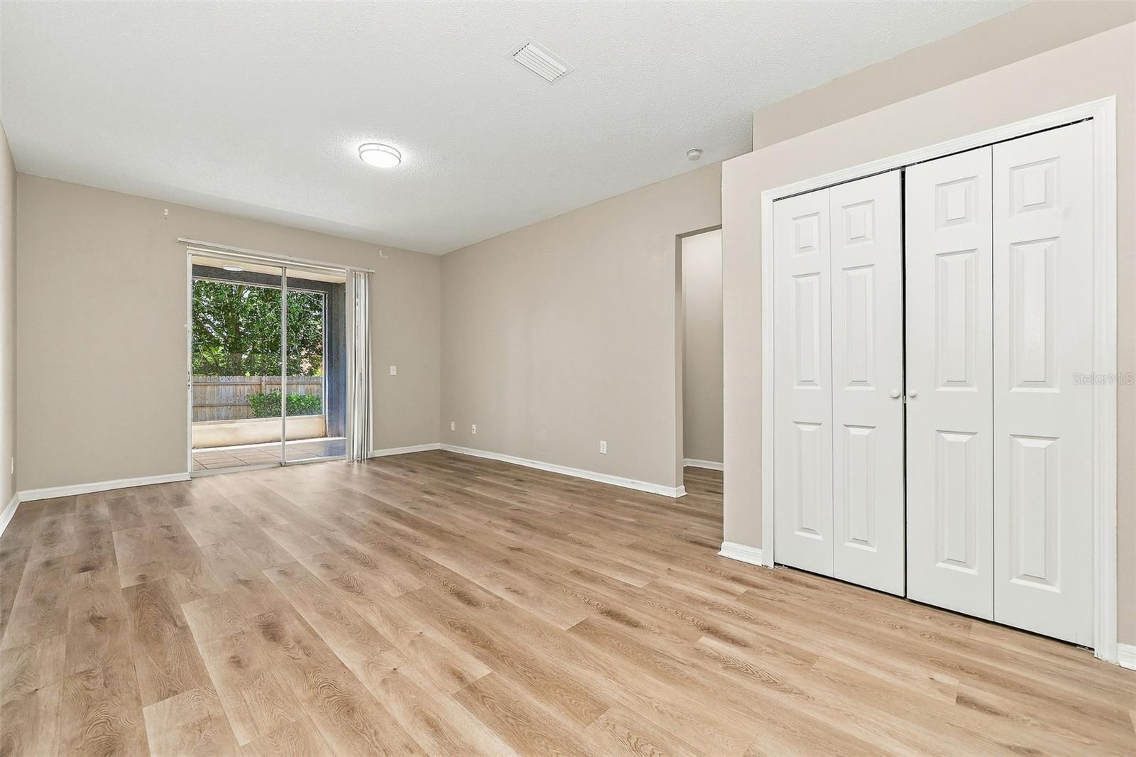 906 GRAND CANYON DR — photo 28