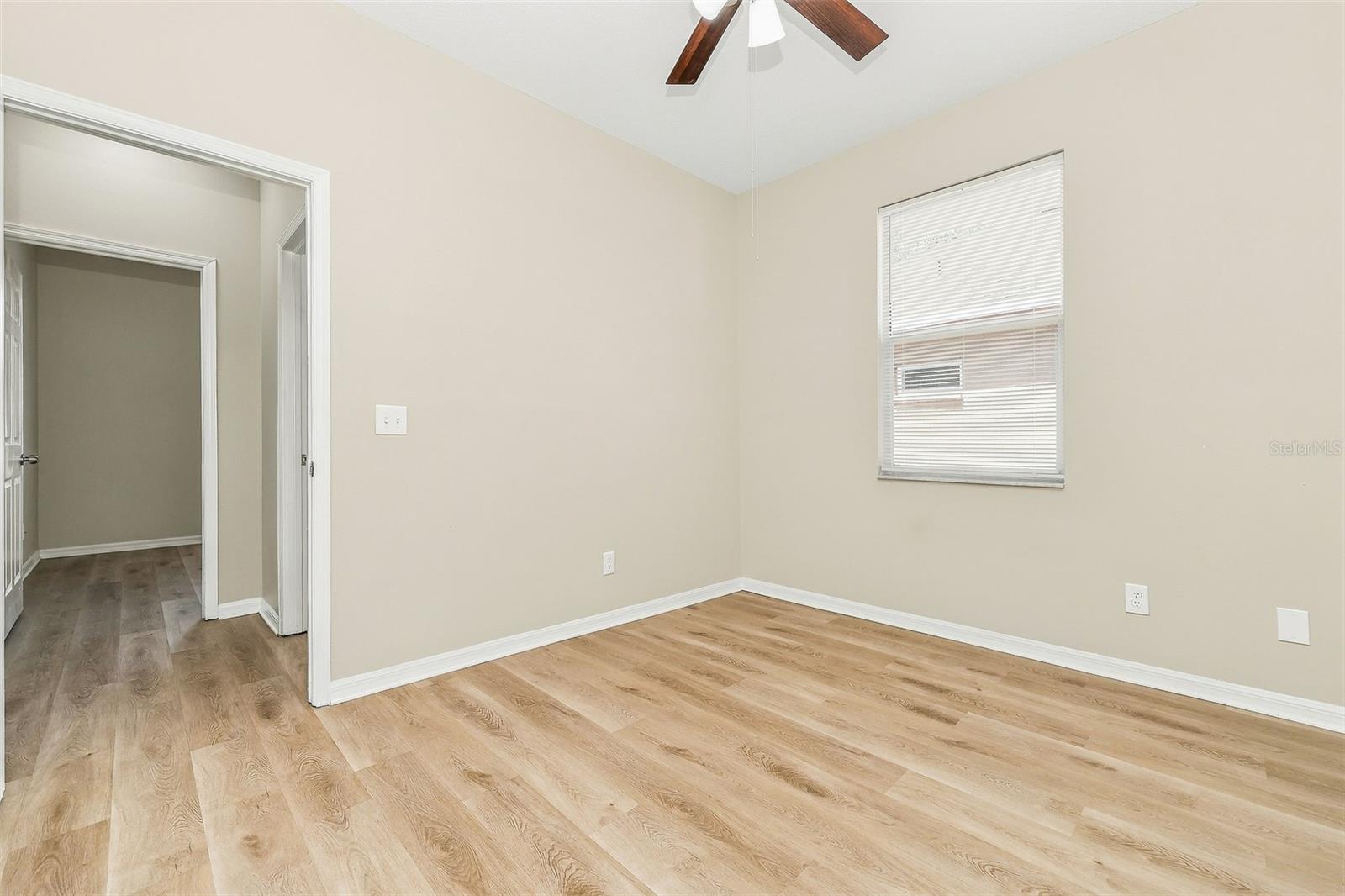 906 GRAND CANYON DR — photo 24