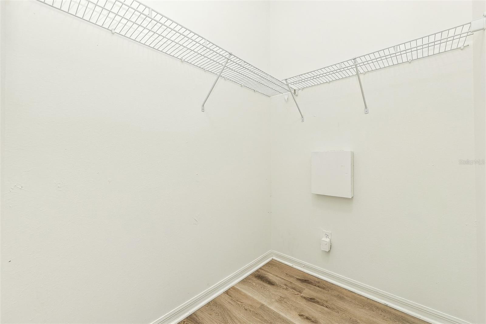 906 GRAND CANYON DR — photo 19