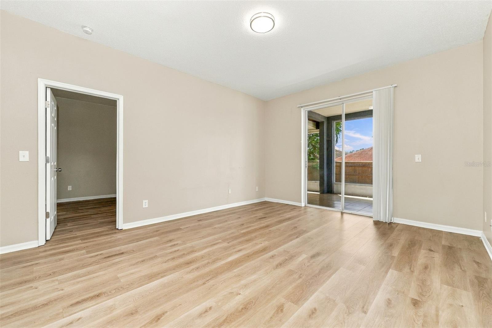 906 GRAND CANYON DR — photo 27
