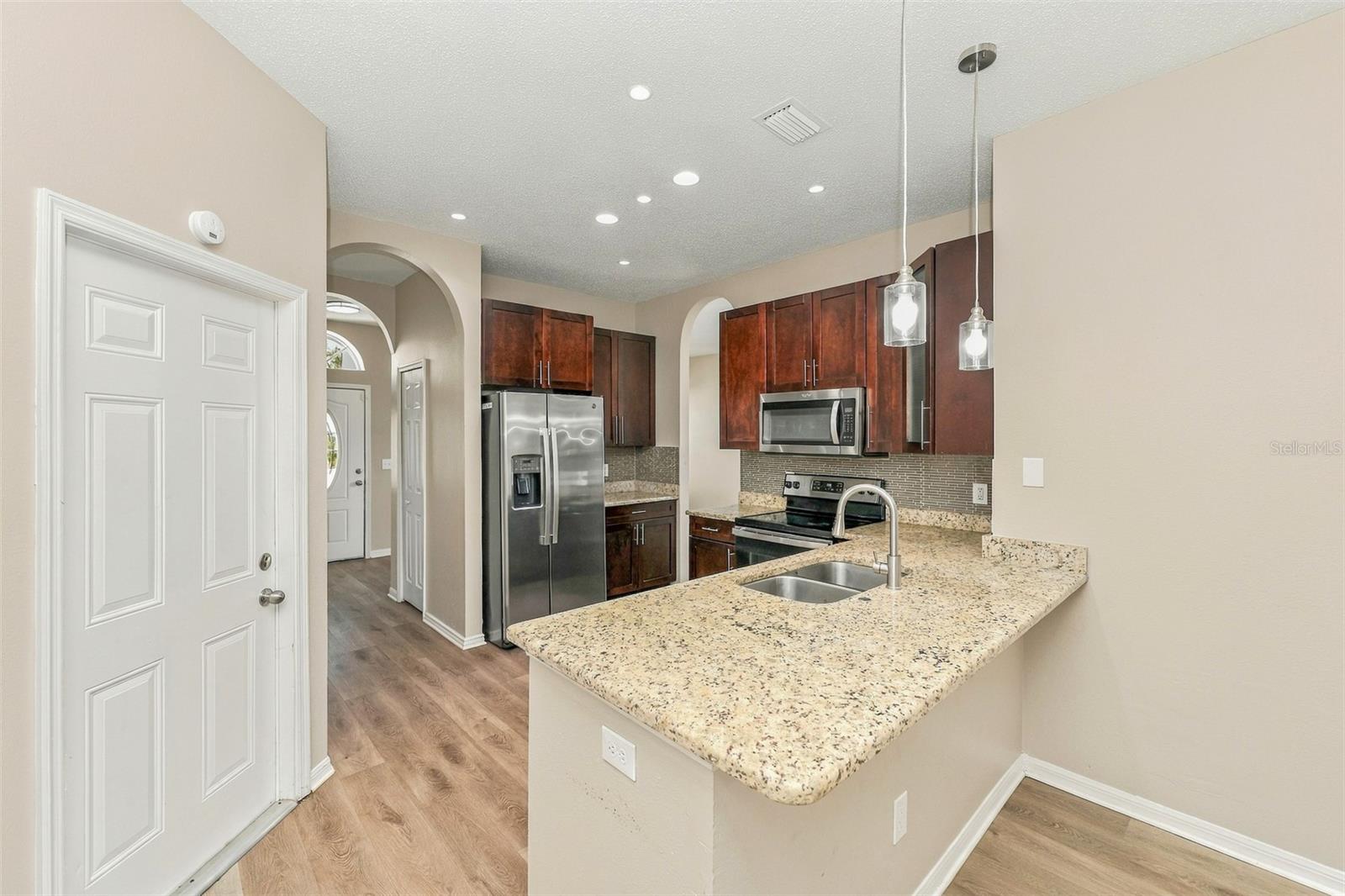 906 GRAND CANYON DR — photo 7