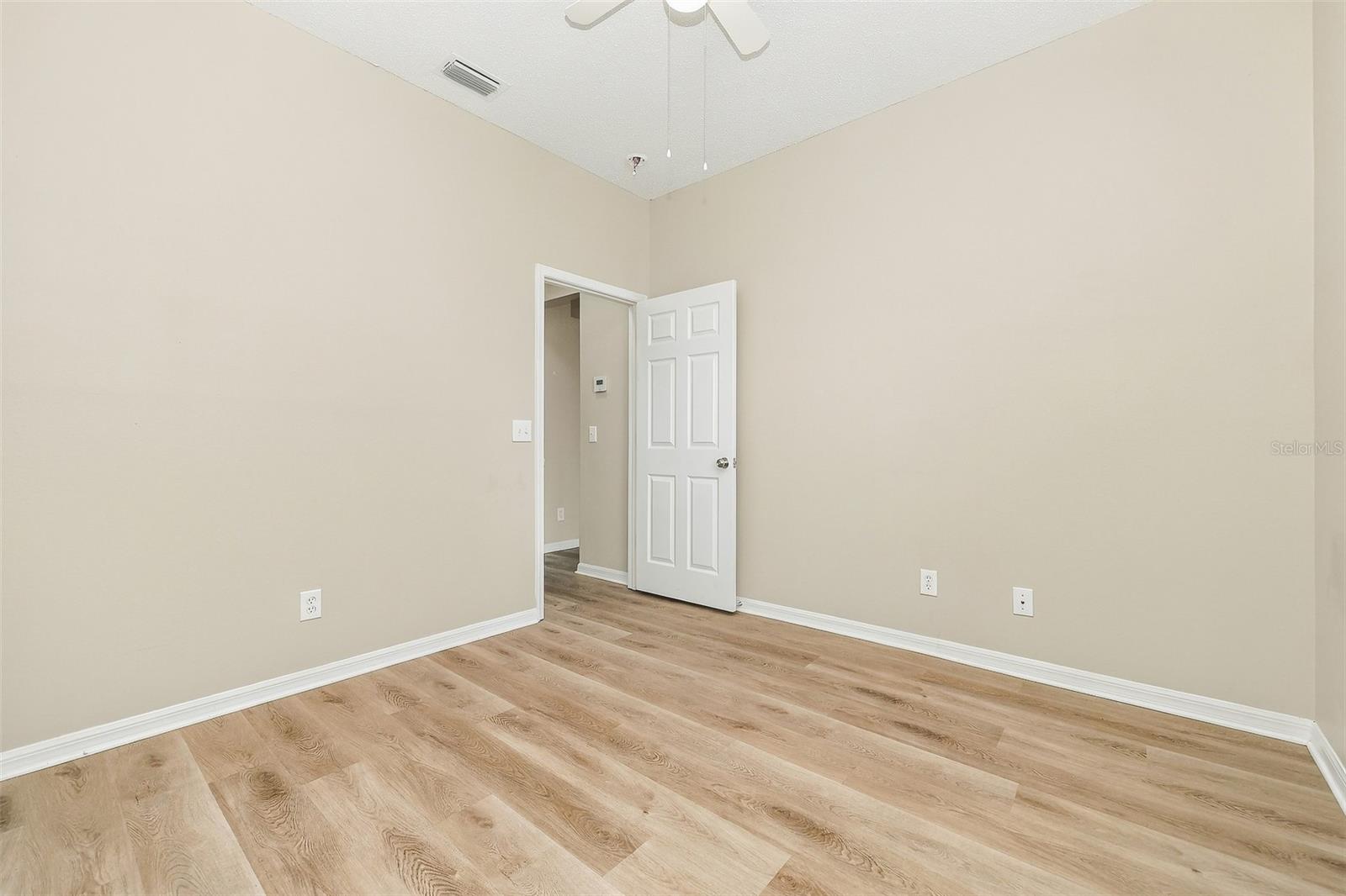 906 GRAND CANYON DR — photo 20