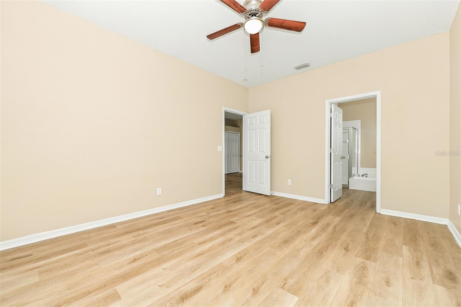 906 GRAND CANYON DR — photo 15