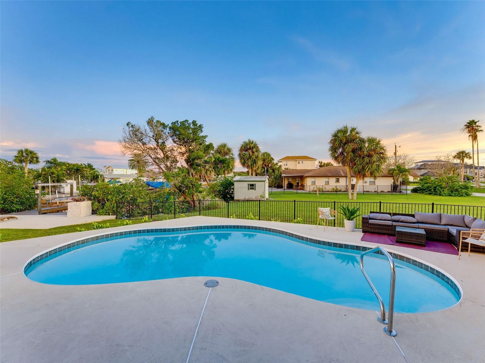 8136 BRIGHTON DRIVE — photo 35