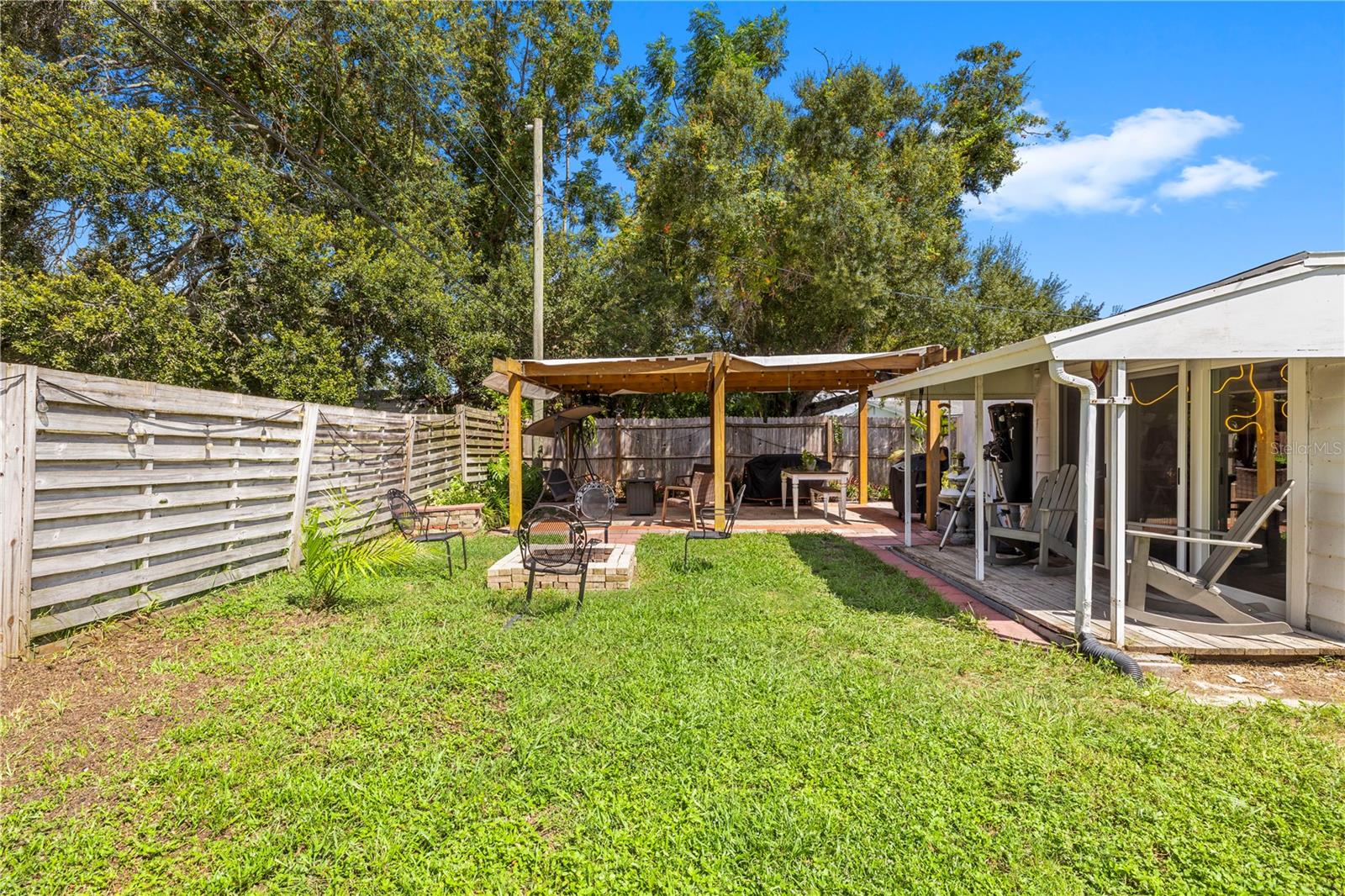 1512 COUNTRY LN W — photo 39