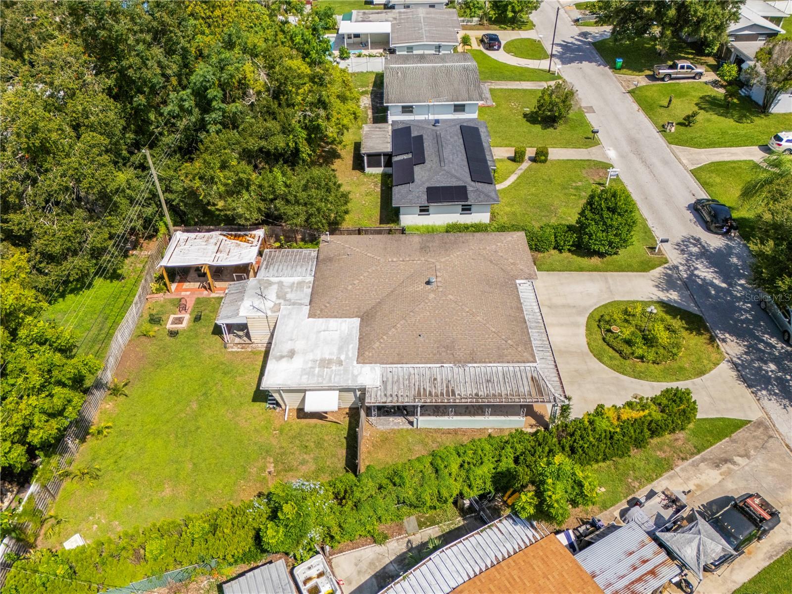1512 COUNTRY LN W — photo 44