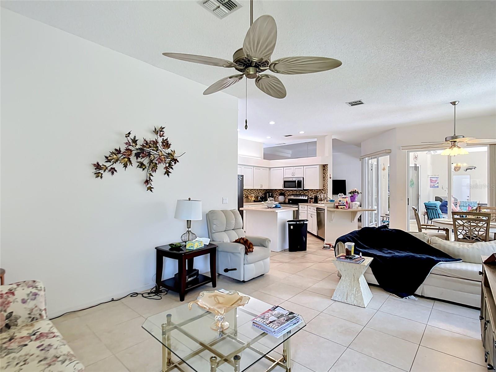 1216 WHITNEY DR — photo 18