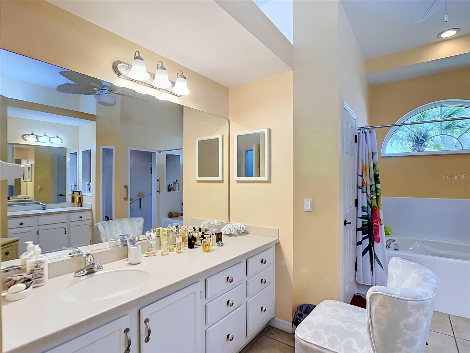 1216 WHITNEY DR — photo 23